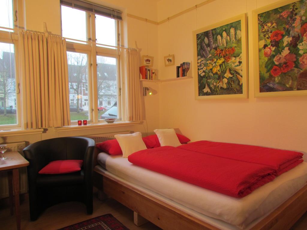 Apartments Im Froschhaus Mit Fruehstueckskuechen Friedrichstadt Bagian luar foto