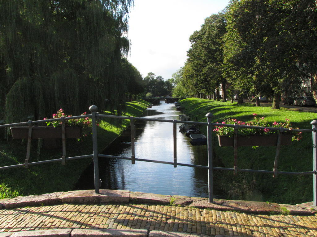 Apartments Im Froschhaus Mit Fruehstueckskuechen Friedrichstadt Bagian luar foto